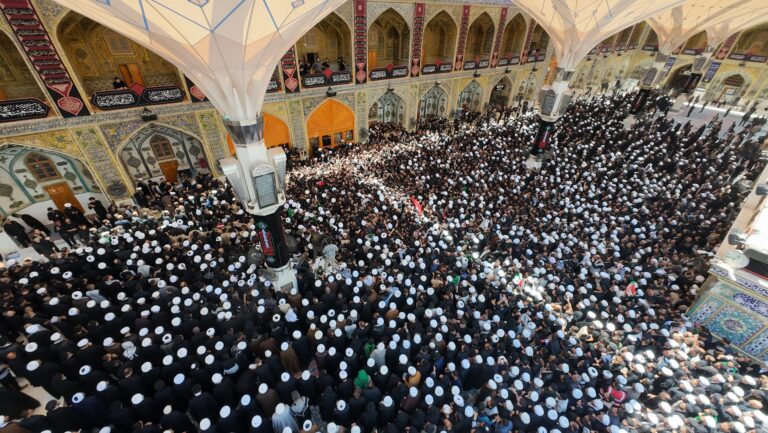 Suasana Makam 6