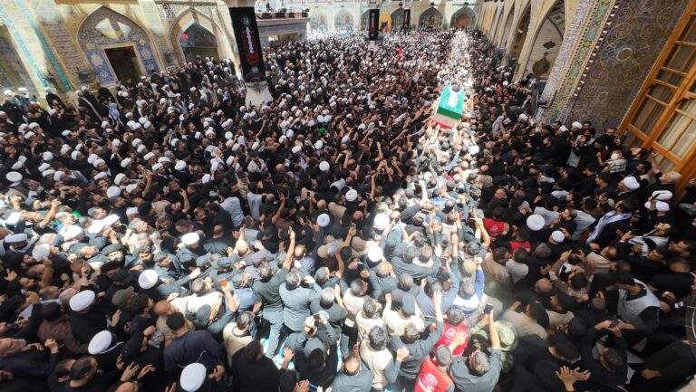 Suasana Makam 7